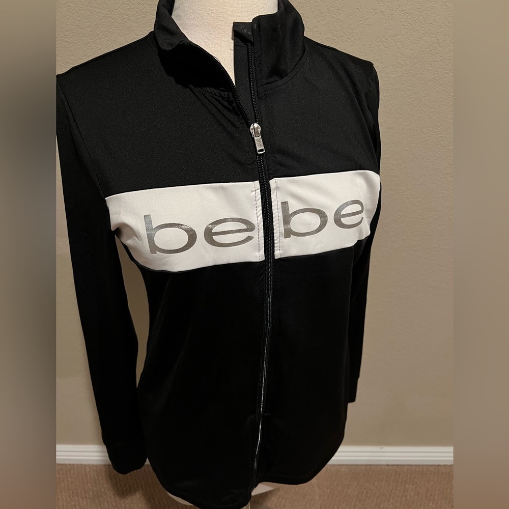 BEBE zip up jacket size m NEW